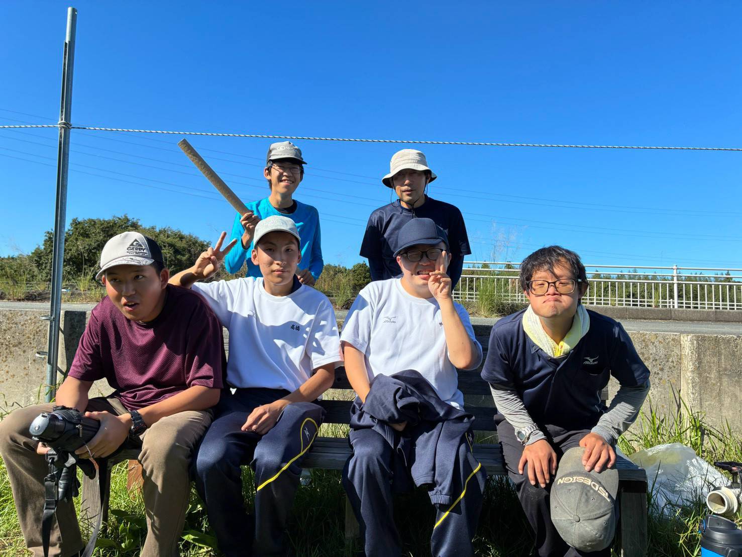 収穫を終えたメンバーの集合写真